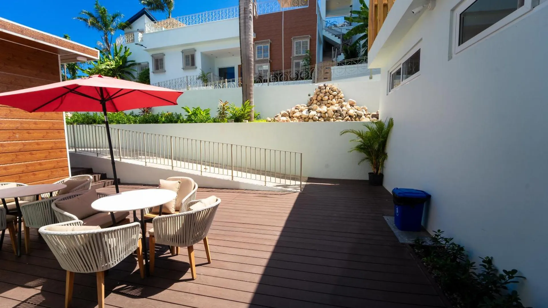 Hotel 39 Jamaica Montego Bay 3*,